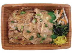 ファミリーマート 炙り焼三元豚のカルビ重 麦飯 商品写真