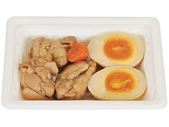 ファミリーマート 鶏肉甘辛煮と味付半熟玉子 商品写真