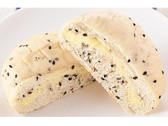 ファミリーマート ファミマ・ベーカリー 黒胡麻カマンベールチーズパン
