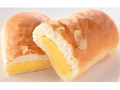 ファミリーマート ファミマ・ベーカリー クリームを味わうクリームパン 商品写真