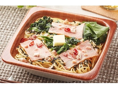 和パスタ ベーコンとほうれん草のバター醤油