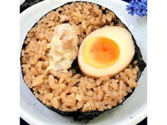 ばくだんおむすび 煮玉子・唐揚マヨネーズ