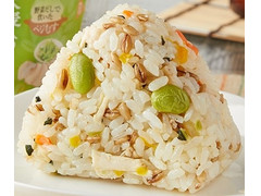 ファミリーマート スーパー大麦 枝豆とサラダチキン 商品写真