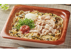 ファミリーマート 和パスタ 梅と豚しゃぶ