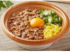 ファミリーマート 甘辛牛焼肉とおくら丼 商品写真