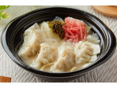 ファミリーマート もちもち餃子鍋 とんこつ中華麺入り