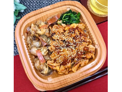 ファミリーマート 旨辛チキン丼 ヤンニョムチキン 商品写真