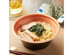 鶏油が決め手！豚骨醤油ラーメン