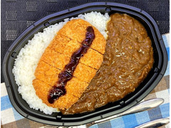 ファミリーマート ご飯増量 三元豚のロースカツカレー 商品写真