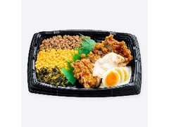 やっぱりコレだね！3色そぼろ＆チキン南蛮弁当