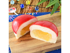 ファミリーマート ファミマ・ベーカリー りんご飴みたいなパン 商品写真