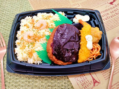 ファミリーマート ハンバーグ＆海老フライ唐揚げ弁当 商品写真