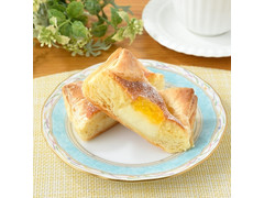 ファミリーマート ファミマ・ベーカリー クリームチーズケーキパイ 商品写真