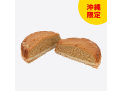 ファミリーマート 沖縄県産黒糖使用 黒糖くるみタルト 商品写真