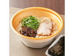 ファミリーマート 久留米とんこつラーメン 商品写真