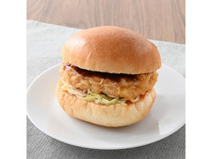 ファミリーマート 鶏タツタバーガー 商品写真