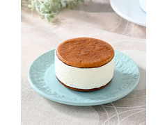 ファミリーマート ファミマルSweets バタービスケットサンド チーズ