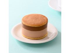 ファミリーマート ファミマルSweets 極厚 どら焼きバーガー チョコムース＆ミルクチョコムース