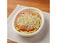 ファミリーマート 生パスタ 削りゴーダチーズのトマトクリーム