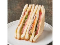 ファミリーマート ベーコンと厚切りトマトの野菜トーストサンド