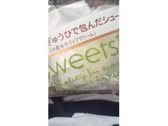 ファミリーマート Sweets＋ Sweets＋ やわらかぎゅうひで包んだシュー 商品写真