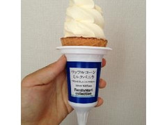 ファミリーマート FamilyMart collection ワッフルコーンミルクバニラ 185ml