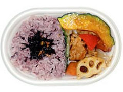 ファミリーマート 鶏と野菜の黒酢あんのお弁当 商品写真