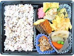 ファミリーマート 雑穀ごはんの和風幕の内弁当 商品写真