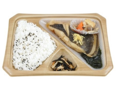 カレイの煮付け弁当