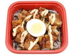 ローソン ピリ辛仕立ての刻み唐揚げ丼 商品写真