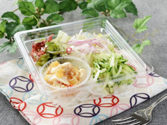 ローソン 中華くらげ和えと生野菜のサラダ 商品写真