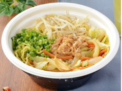 ローソン 香ばし野菜炒めの味噌ラーメン 商品写真