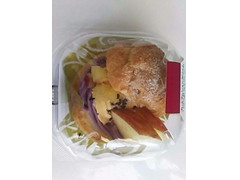 ローソン Uchi Cafe’ SWEETS プレミアムシュークリーム さつまいも＆りんご 商品写真