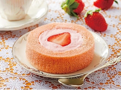 プレミアムあまおう苺のロールケーキ