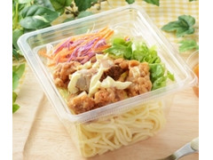 ローソン 鶏唐揚げのパスタサラダ 商品写真