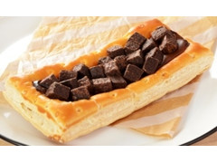 ローソン キャラメルの風味豊かなチョコレートパイ 商品写真