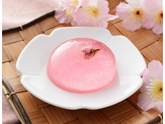 ローソン 桜が香るぷるるん水ゼリー 商品写真