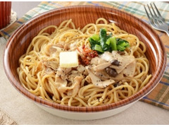 ローソン 大盛 きのこと豚バラ肉のバター醤油パスタ 商品写真