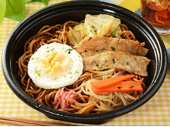 ローソン まぜて美味しい 大盛りソース焼そば 商品写真