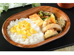 ローソン とうもろこしご飯と鶏つくね弁当 商品写真