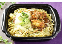 ローソン 本気のチーズ チキンカレーのとろーり焼チーズパスタ 商品写真