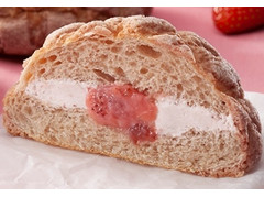 ローソン いちごづくしのメロンパン いちごホイップ＆いちごクリーム 商品写真
