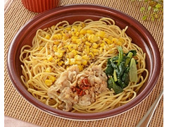 ローソン 大盛 コーンと豚バラ肉のガーリックバター醤油パスタ 商品写真