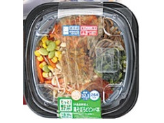 ローソン 10品目野菜と鶏そぼろのビビンパ丼 商品写真