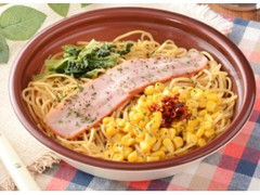 大盛 ベーコンとコーンのバター醤油パスタ