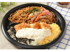 ローソン タルタルチキンカツ＆ソース焼そば 商品写真