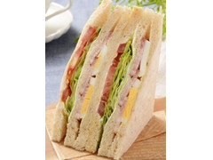 ローソン 全粒粉入 BLT 商品写真