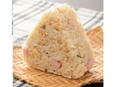 ローソン おにぎり屋 どん兵衛 きつね風おにぎり 商品写真