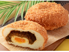 ローソン とろーり半熟卵入りカレーパン