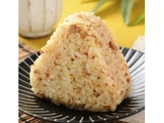 ローソン おにぎり屋 もちプチ食感！生姜と鶏そぼろのおにぎり 商品写真